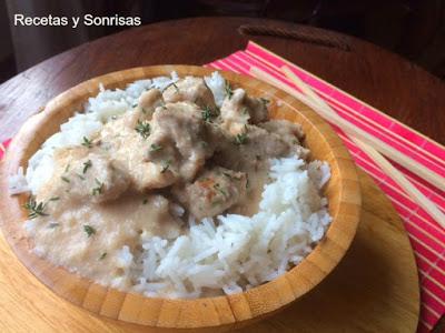 LOMO DE CERDO CON SALSA DE CACAHUETES Y LECHE DE COCO