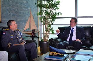 Nuevo director de la Policía Nacional analiza seguridad en visita a ministro de Turismo