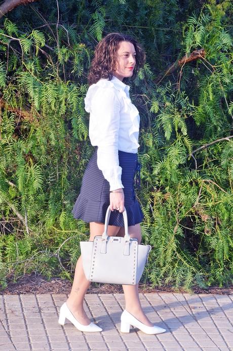 Falda raya diplomática Falda raya diplomática