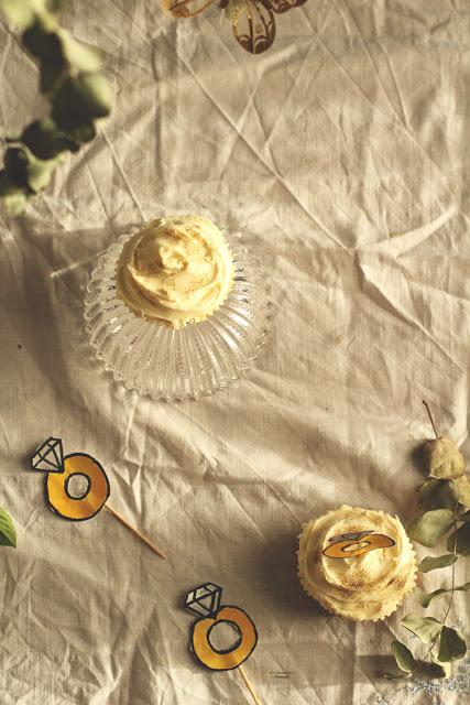 Como hacer topper de anillos para cupcakes