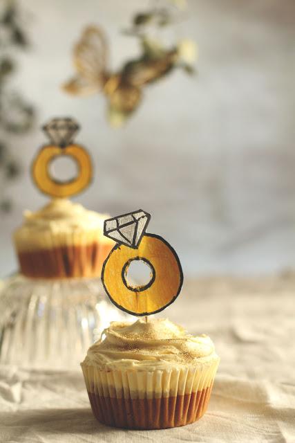 Como hacer topper de anillos para cupcakes