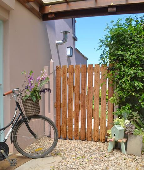 Estrenando tranquera: renovada y protegida con Cetol