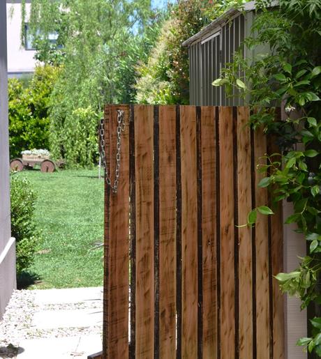 Estrenando tranquera: renovada y protegida con Cetol