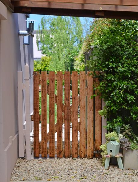 Estrenando tranquera: renovada y protegida con Cetol