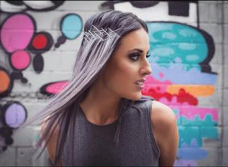 COLOR CARBÓN O CHARCOAL HAIR: UNA TENDENCIA QUE ESTA ARRASANDO ENTRE LAS FASHIONISTAS