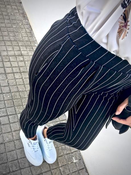 BIRDS & STRIPES