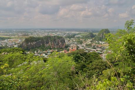 CRÓNICAS DE INDOCHINA: DA NANG Y LAS MONTAÑAS DE MÁRMOL