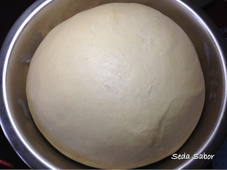 CARACOLAS DE CANELA (cinamon rolls) CARACOLAS DE CANELA (cinamon rolls)