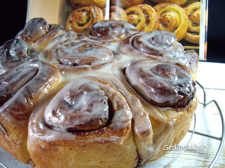 CARACOLAS DE CANELA (cinamon rolls) CARACOLAS DE CANELA (cinamon rolls)