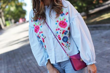 Como combinar blusa con bordados