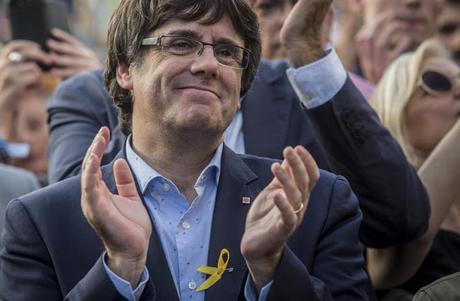 Dios bendiga y proteja a Cataluña en su declaración de Independencia.