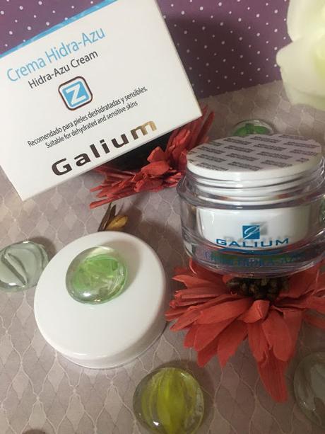 Crema facial, piel sensible, piel reactiva, Crema Hidra Azu, Hidra Azu Cream, crema pieles sensibles, crema pieles reactivas, galium cosmética integral, guaiazuleno, factor de hidratación natural, 