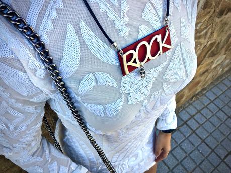 WHITE & RED WHITE & RED