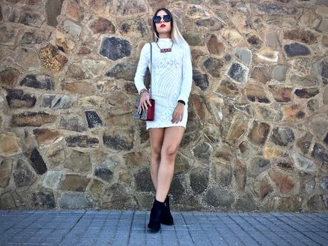 WHITE & RED WHITE & RED