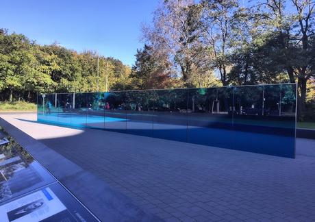 Un muro como un cielo azul