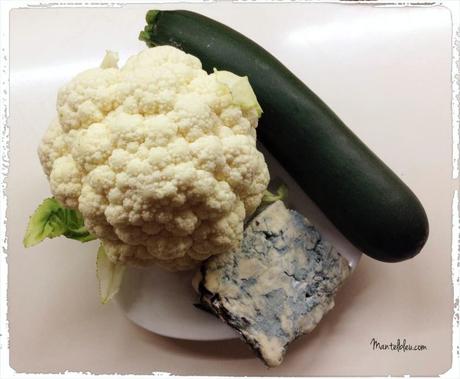 Crema de coliflor y calabacín con queso azul