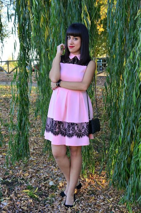 Vestido rosa con encaje Vestido rosa con encaje