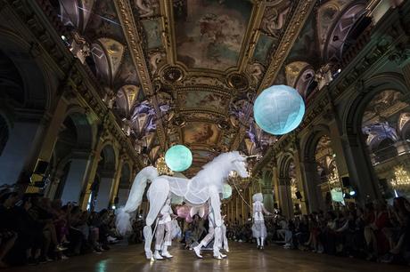 Bailarinas y unicornios en la Paris Fashion Week