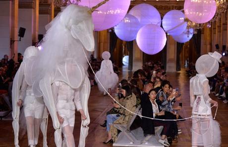 Bailarinas y unicornios en la Paris Fashion Week