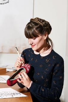 La firma española de calzado Wonders presenta para esta t...