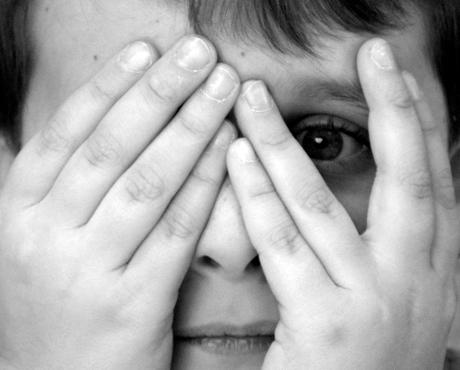 3 Hábitos de pensamiento tóxico que alimentan tu inseguridad, y cómo combatirlos 3 Hábitos de pensamiento tóxico que alimentan tu inseguridad, y cómo combatirlos