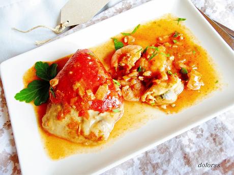 Pimientos del piquillo rellenos de setas con salsa de marisco Pimientos del piquillo rellenos de setas con salsa de marisco