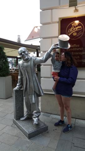 De estatua en estatua y tiro porque me toca – Ruta de las estatuas de Bratislava