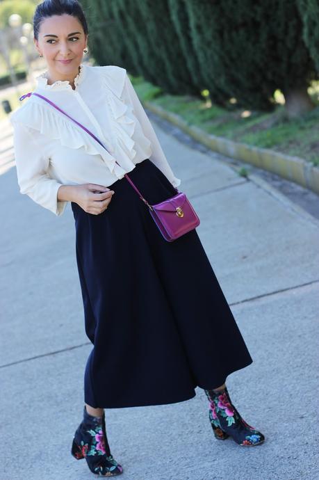 Con botines florales Con botines florales