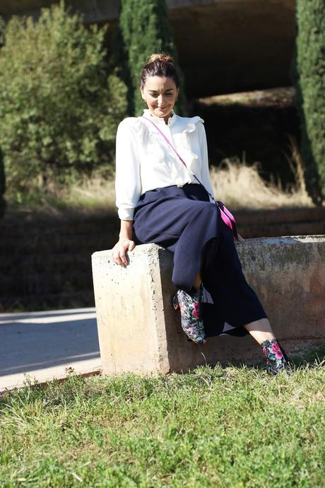 Con botines florales Con botines florales