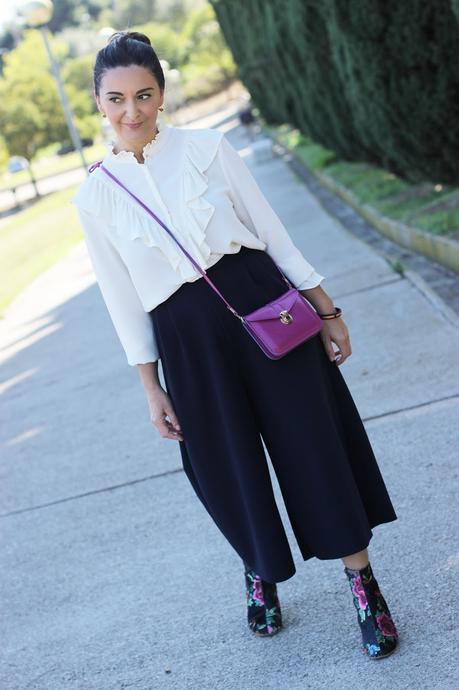 Con botines florales Con botines florales