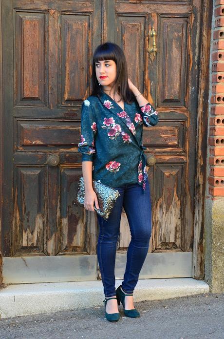 Blusa flores y zapatos verdes