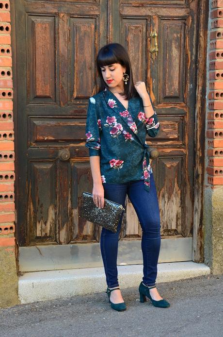 Blusa flores y zapatos verdes