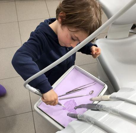 Cómo prevenir la caries en niños: qué pasta de dientes usar, rutinas, falsos mitos… Cómo prevenir la caries en niños: qué pasta de dientes usar, rutinas, falsos mitos…