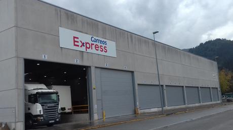 Correos Express inaugura un nuevo centro logístico en el País Vasco