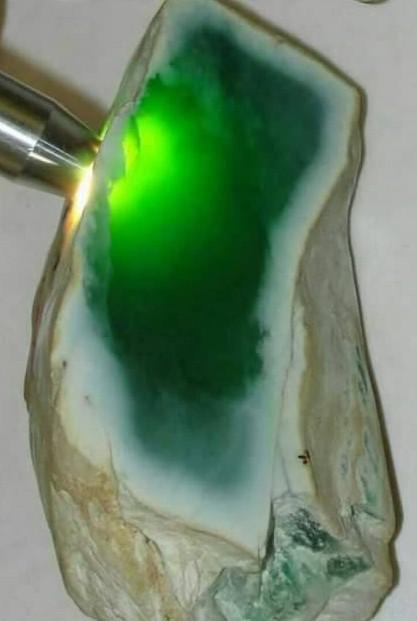 A tres millones de dólares el quilate, la jadeita es la piedra preciosa más cara en el mundo