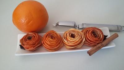 Flores hechas con peladuras de naranja con un pelador Flores hechas con peladuras de naranja con un pelador