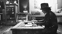 Entrevista | Enrique Bunbury: “Escribir sobre el amor es siempre conflictivo” Entrevista | Enrique Bunbury: “Escribir sobre el amor es siempre conflictivo”