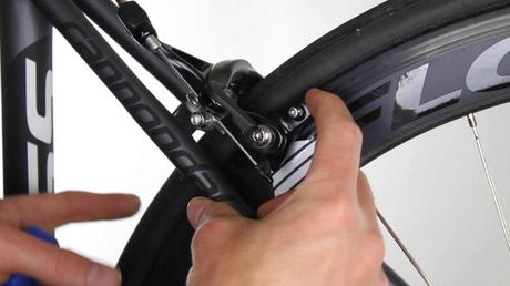 ¿Como frenar adecuadamente en bicicleta?