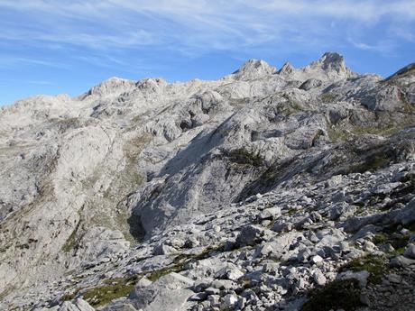 PICOS DE EUROPA: TORRE DE ALBA O DE LOS TRAVIESOS (I) PICOS DE EUROPA: TORRE DE ALBA O DE LOS TRAVIESOS (I)