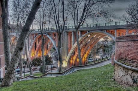 La postal de la semana: Día gris junto al Viaducto de la Calle Bailén La postal de la semana: Día gris junto al Viaducto de la Calle Bailén