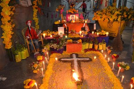 Realizan concurso de Altar de muertos en la Unidad Administrativa Municipal