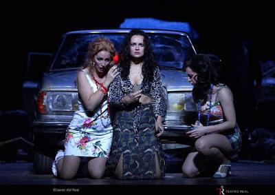 Carmen, Cambian Los Tópicos, La Esencia Queda