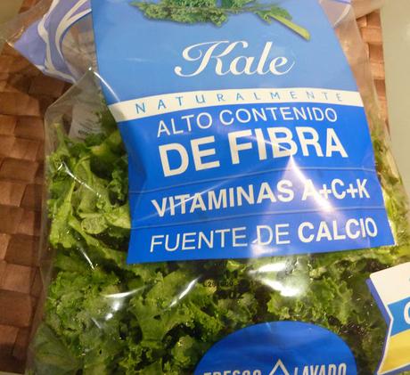 Ensalada de kale con manga Ensalada de kale con manga