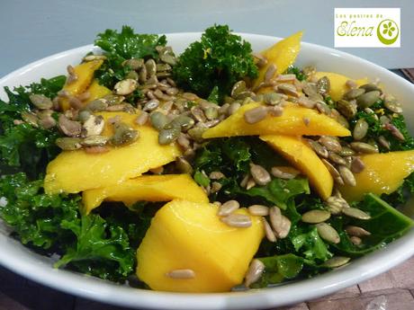 Ensalada de kale con manga Ensalada de kale con manga