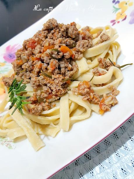 Maccheroni con boloñesa de cordero