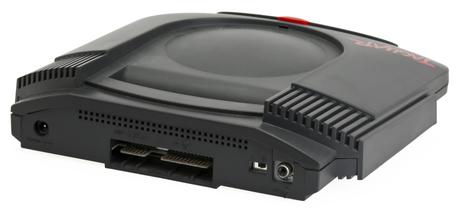 Atari Jaguar. ¿Historia de una consola adelantada a su tiempo? Atari-Jaguar-Console-Back.jpg