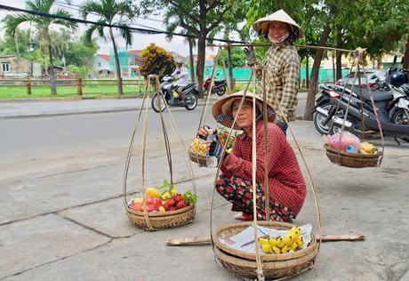 CRÓNICAS DE INDOCHINA: HOI AN Y LA TRAMPA DEL RAMBUTÁN