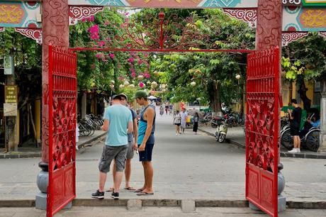 CRÓNICAS DE INDOCHINA: HOI AN Y LA TRAMPA DEL RAMBUTÁN