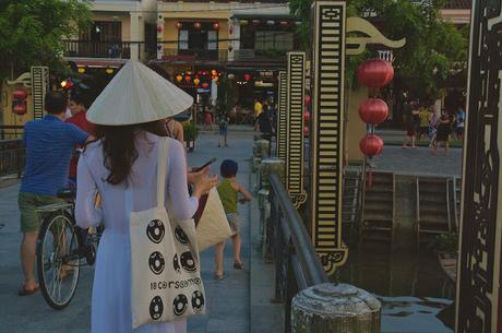 CRÓNICAS DE INDOCHINA: HOI AN Y LA TRAMPA DEL RAMBUTÁN