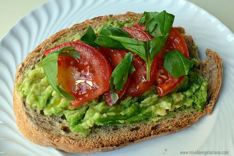 4 maneras de hacer tostadas con aguacate